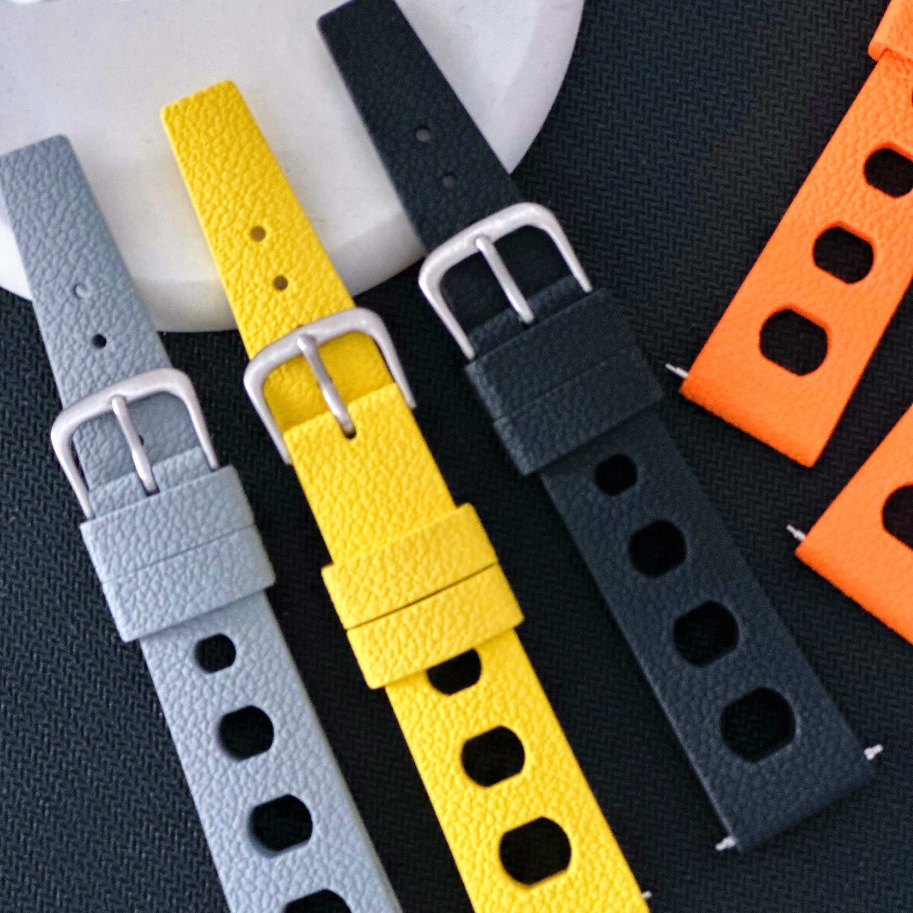 Tropical Fluororubber Strap Fo - مراجعة Citizen Watches Smartwatch وسعره