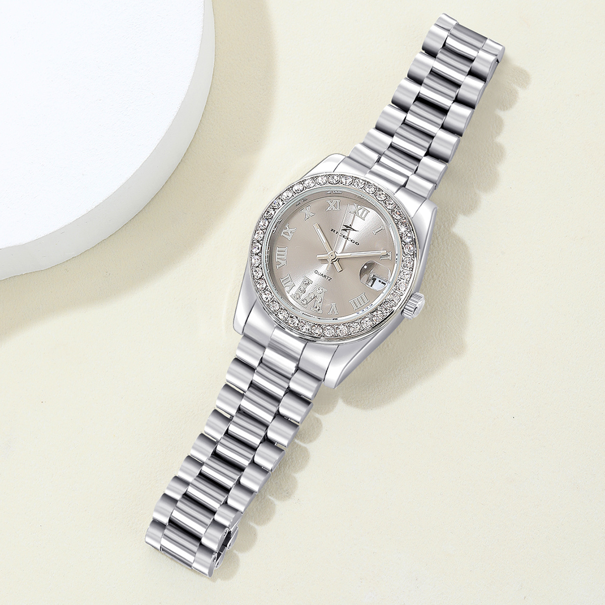 A ladies' quartz watch with al - مراجعة Watch Bezel Insert وسعره
